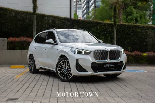 BMW IX1 Xdrive30 Edición M Eléctrica 2025
