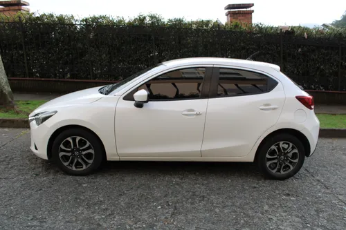 MAZDA 2 GRAND TOURING 2016