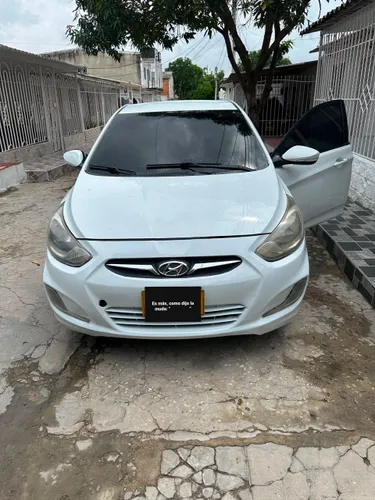 Hyundai i25 Automático 2014