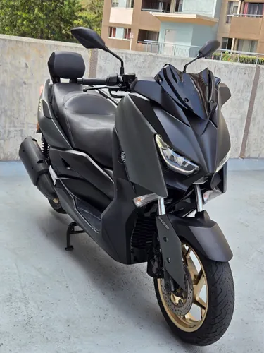 YAMAHA XMAX 300