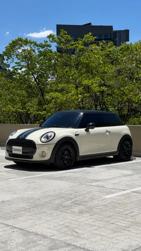 Mini Cooper Pepper 2015 At