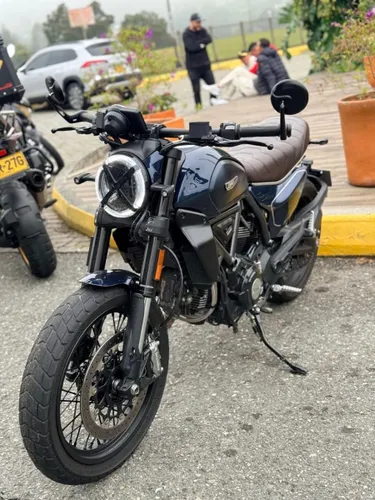DUCATI SCRAMBLER 800