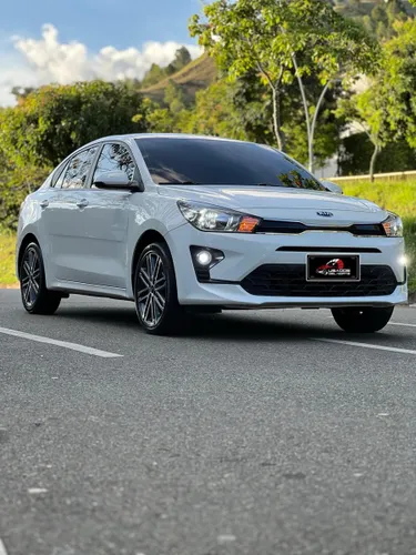 Kia Río Vibrant 2022