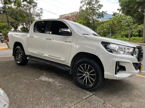 Toyota hilux 2.8 diésel automática