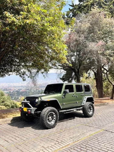JEEP RUBICON 2010 MUCHOS EXTRAS