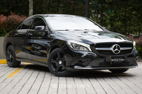 MERCEDES BENZ CLA180 2017