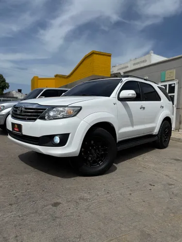 Toyota fortuner Sr5 2012