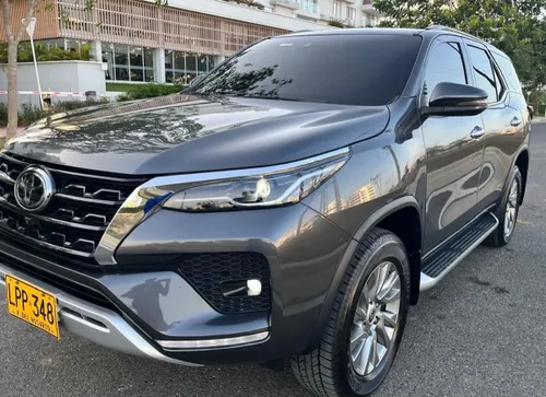 Toyota Fortuner SRV