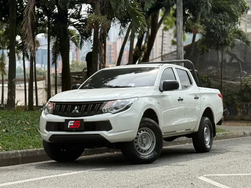 MITSUBISHI L200 2020