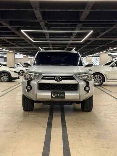TOYOTA 4 RUNNER SR5 2020
