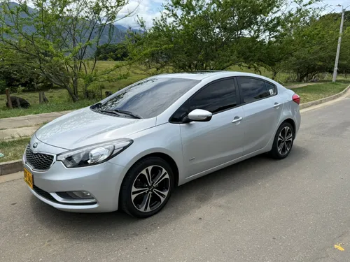 VENDO KIA CERATO PRO SUMA 2017 AUTOMÁTICO  FULL EQUIPO