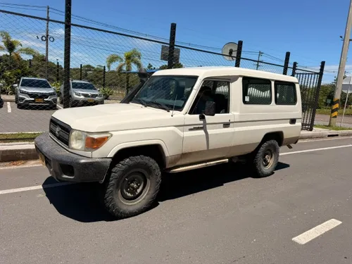 Toyota Land Cruiser serie 78 Monja Impecable