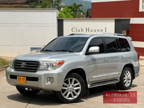 Toyota Sahara LC200 GX-R Diésel 2015