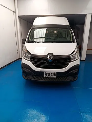 Renault Trafic placa blanca de carga