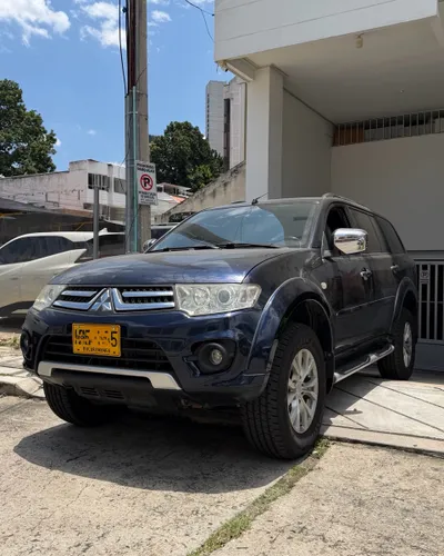 Mitsubishi Nativa 3.0 V6 4x2 2015