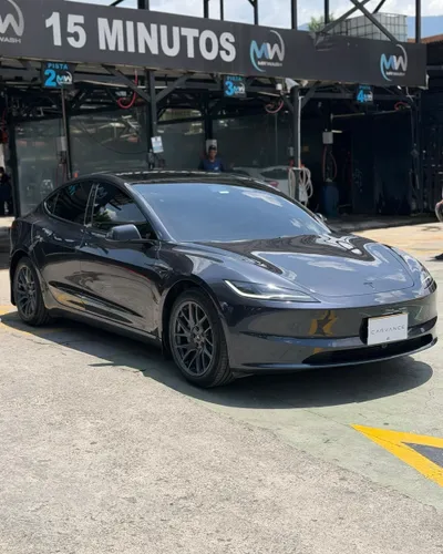 TESLA MODEL 3 ELECTRICO 2026