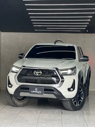 Toyota Hilux SRX 2.8 At 4x4