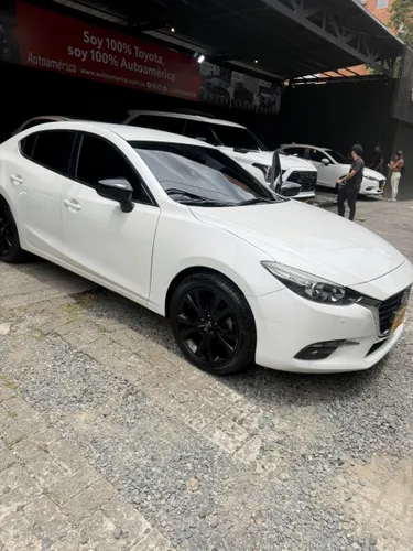 MAZDA 3 TOURING