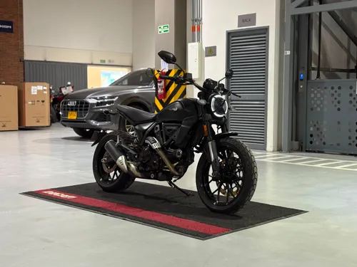 Ducati scrambler 800