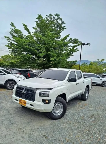 MITSUBISHI L200 MT 2.4 TURBO DIÉSEL 4X4 2027