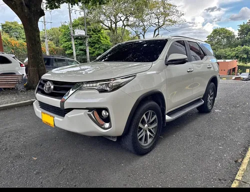 Toyota Fortuner SRV 4x4 2.8 diésel