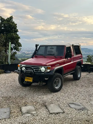 Toyota Land Cruiser Macho 
