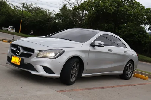 MERCEDES BENZ CLA 200
