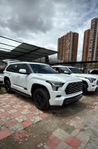 Toyota sequoia platinum Trd Off road 2026
