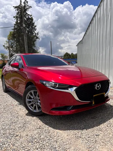 Mazda 3 Turing Hibrído ligero cojineria en cuero