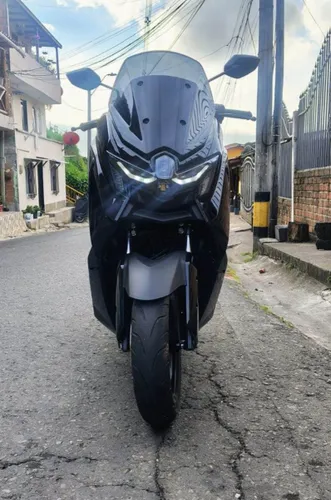 Yamaha Nmax 2500 km
