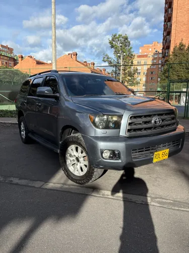 Toyota Sequoia Sr5 2010