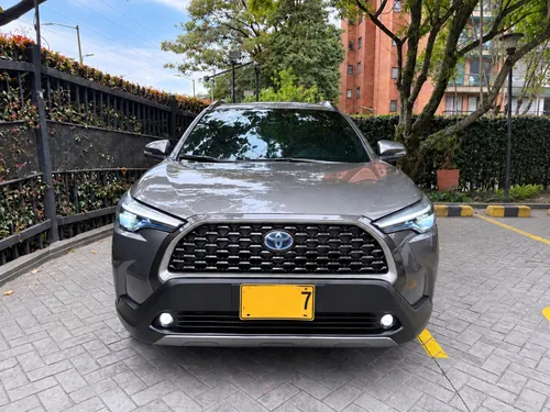 Toyota Corolla Cross SEG Hybrid 2023  42.000 km  Full Equipo