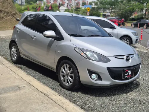 2013 Mazda 2 Hatchback Automatico