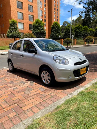 Nissan March Active 2019  Única duea  33.000 km