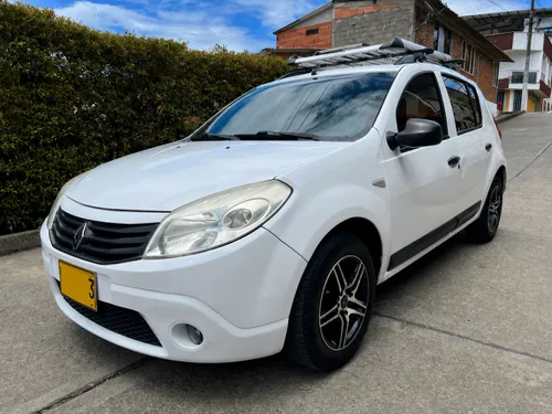 RENAULT SANDERO EXPRESSION 2010 1.6 - EXCELENTE ESTADO LISTO PARA TRASPASO