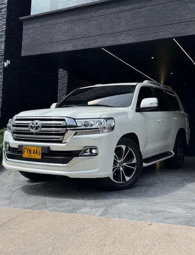 Toyota Sahara LC 200 2019 Vx imperial Diesel blindada