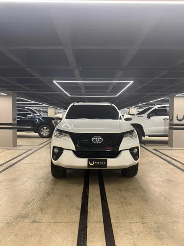 TOYOTA FORTUNER Sw4 diésel