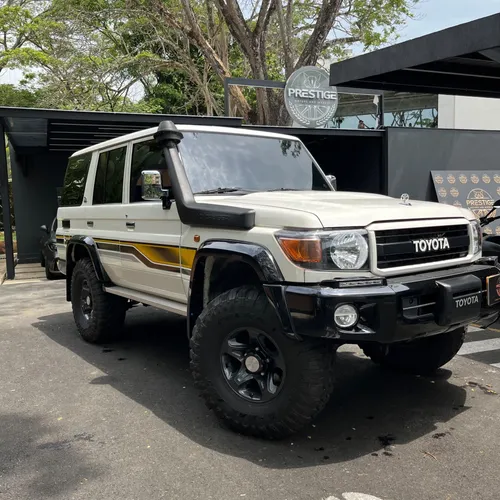 TOYOTA LAND CRUISER GRJ76