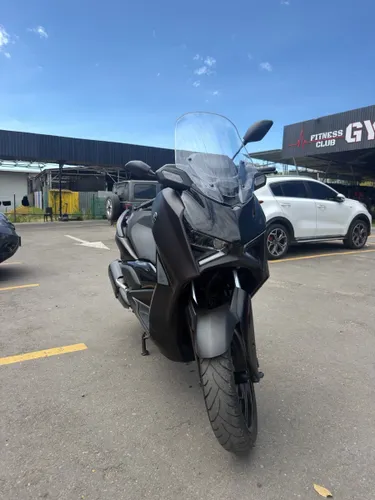 YAMAHA XMAX300