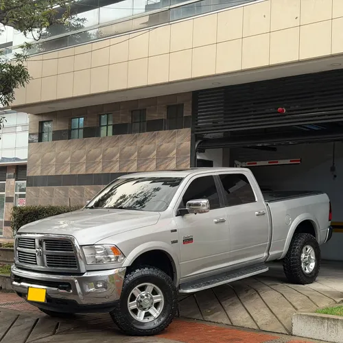 Dodge Ram 2500 Laramie 5.7 4x4 2012