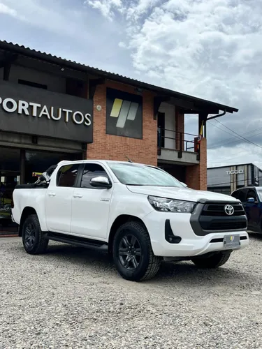 TOYOTA HILUX 2.4 DIESEL MEC 2023