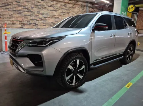 Toyota fortuner srv 2.4 diésel