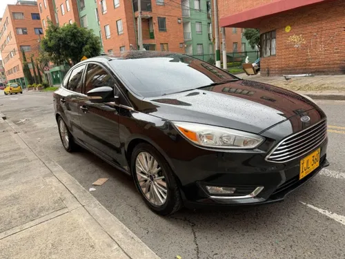 FORD FOCUS TITANIUM 2015