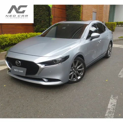 Mazda 3 Grand Touring LX modelo 2020 con 63.200 kms
