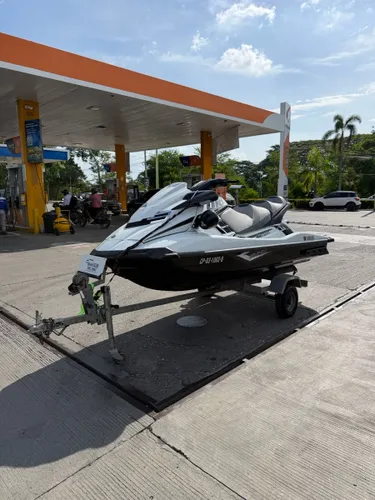 Jetsky Yamaha Waverunner 1.8cc Turbo 2017