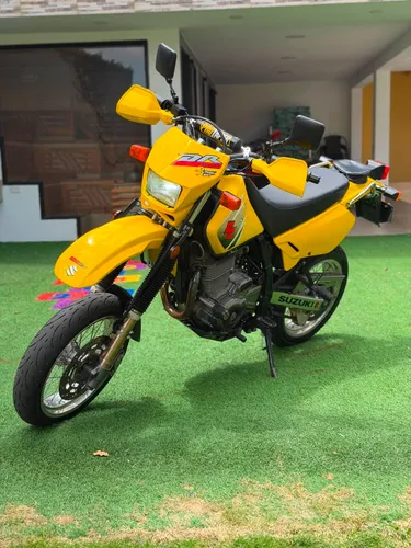 Suzuki DR 650 2020