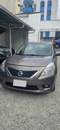 VENDO NISSAN VERSA 2013