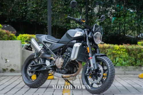 Husqvarna Svartpilen 801 2024