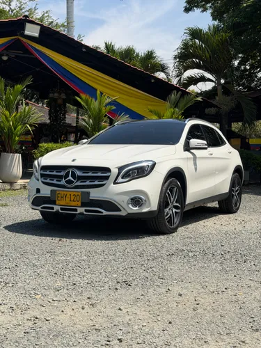 MERCEDES BENZ GLA 200 2018
