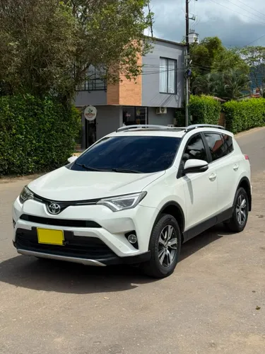Toyota RAV4 street 2018 aut 4x2